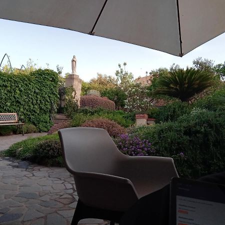 Hotel Monastero Santa Chiara Oristano Esterno foto