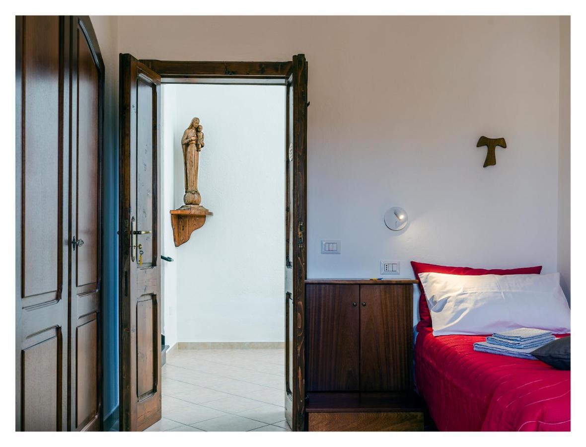 Hotel Monastero Santa Chiara Oristano Esterno foto