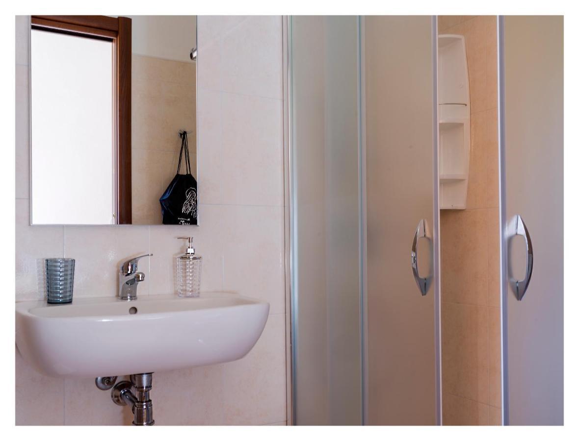 Hotel Monastero Santa Chiara Oristano Esterno foto